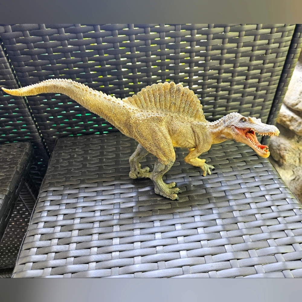 2007 Papo Spinosaurus Dinosaur Collectable Moving Jaw